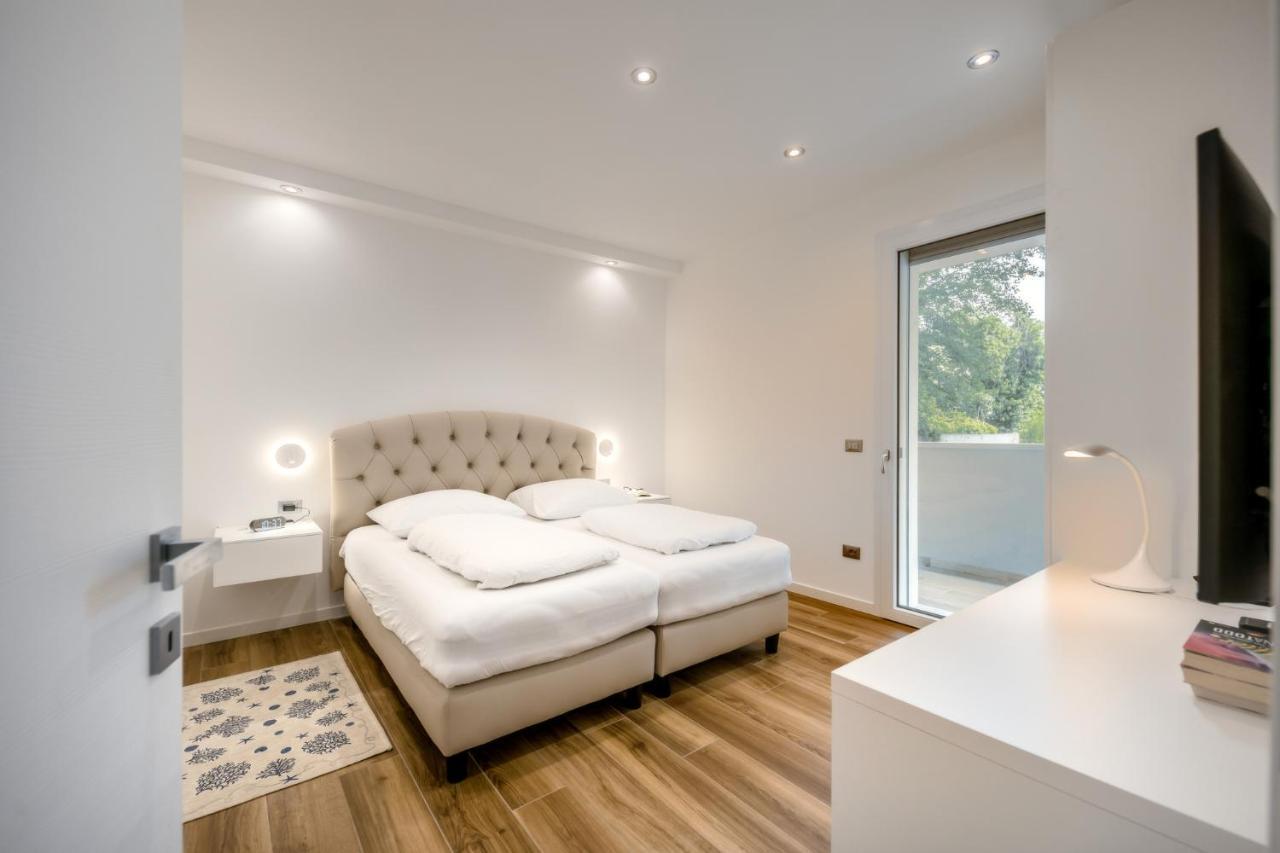 Ferrari Apartments Ponente Caorle Eksteriør billede