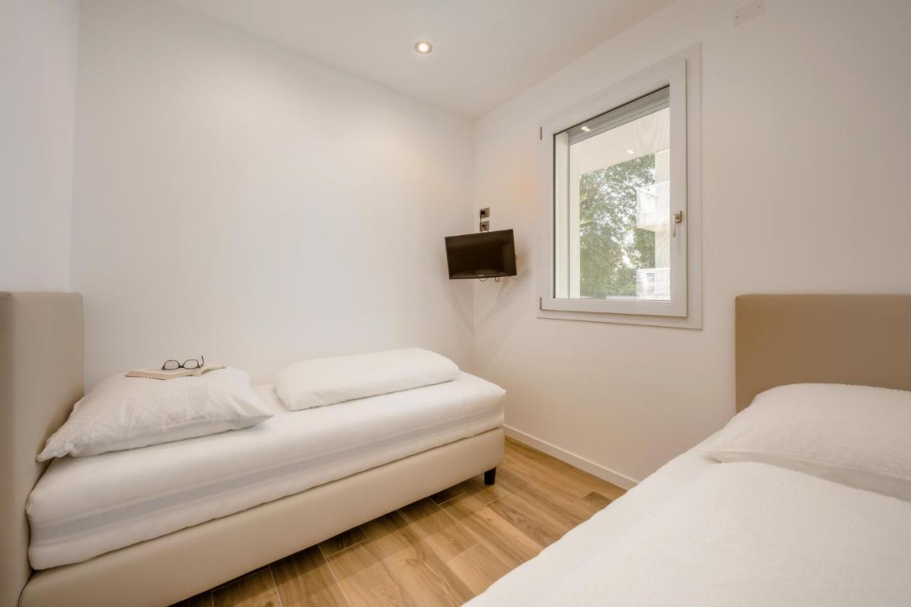 Ferrari Apartments Ponente Caorle Eksteriør billede